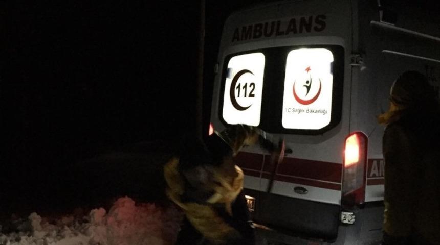 Sağlık ekipleri, k&uuml;rekle yol a&ccedil;ıp hastaya ulaştı