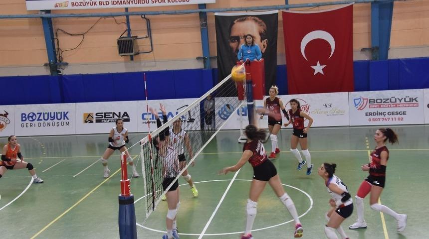 İdman Yurduspor, K&uuml;tahya Voleybol Takımını yendi