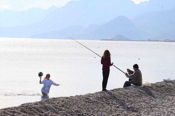 Antalya'da Aralık ayında deniz keyfi  G4