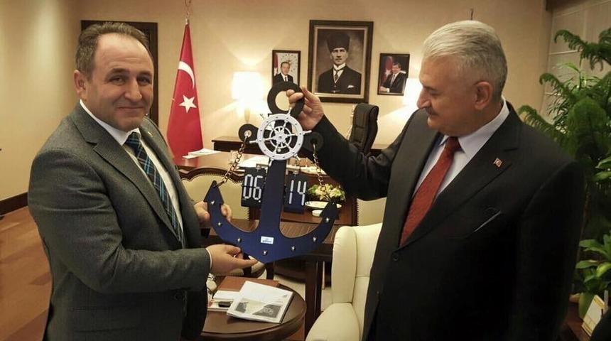 Murat Demir&rsquo;den İstanbul&rsquo;da aday g&ouml;sterilen Umur ve D&ouml;ğ&uuml;c&uuml;&rsquo;ye tebrik