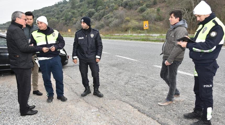 Vali Deniz hem polisleri hem esnafı ziyaret etti