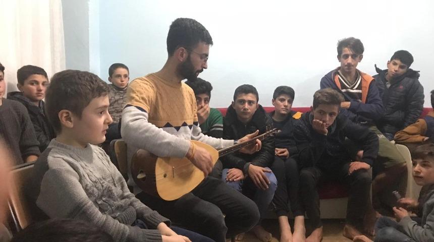 Sason&rsquo;da &ouml;ğrenciler i&ccedil;in sıra gecesi d&uuml;zenlendi