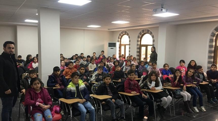 &Ouml;ğrenciler Bilgi Evi&rsquo;ni gezdi