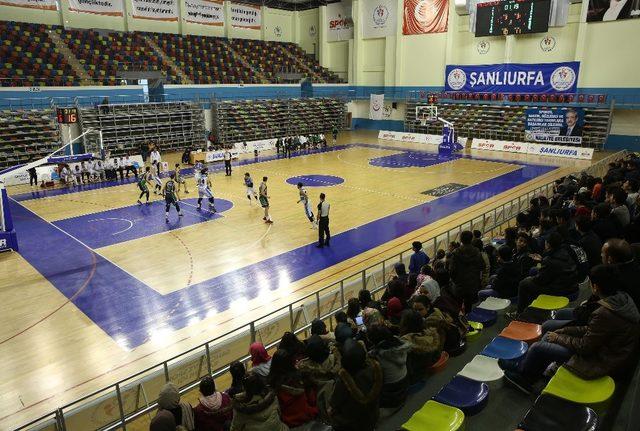 Haliliye basketbol takımı, Gemlik’i eli boş gönderdi