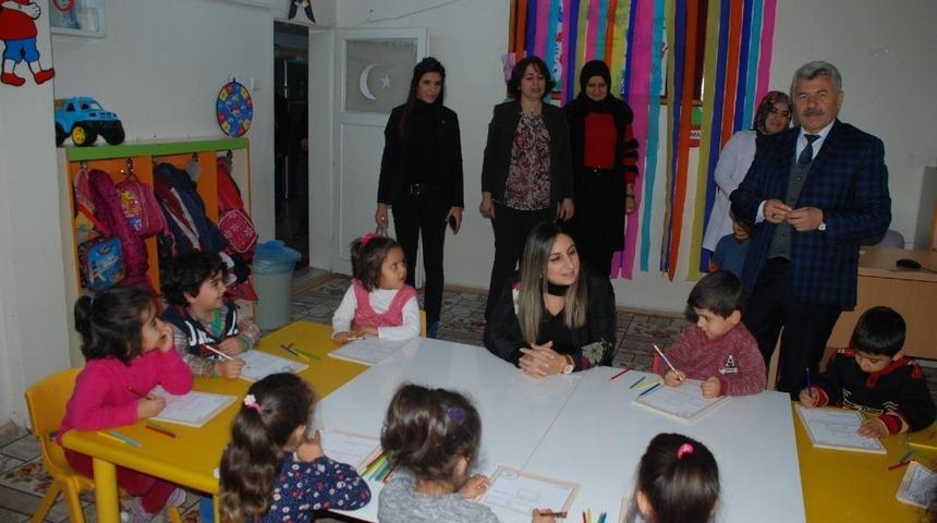 Yeşim Pekmez kadınlar ve &ccedil;ocuklarla bir araya geldi