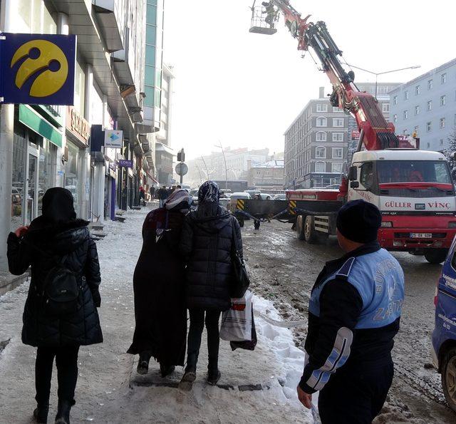 Erzurum ve Kars'ta buz timleri iş başında