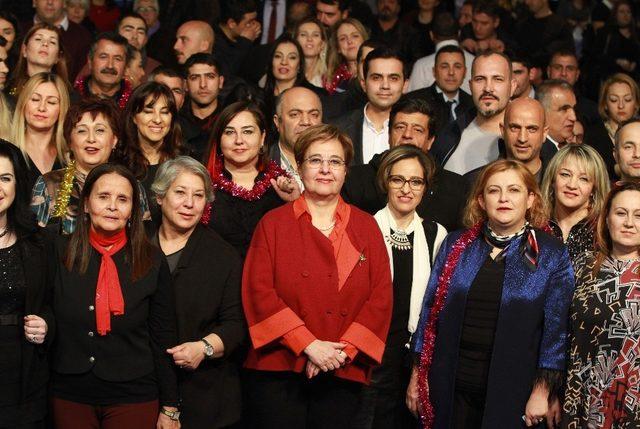 Konak Belediyesi çalışanları bir yılın yorgunluğunu attı