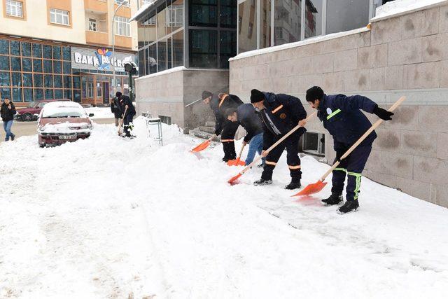 Yakutiye, kar çalışmalarına devam ediyor