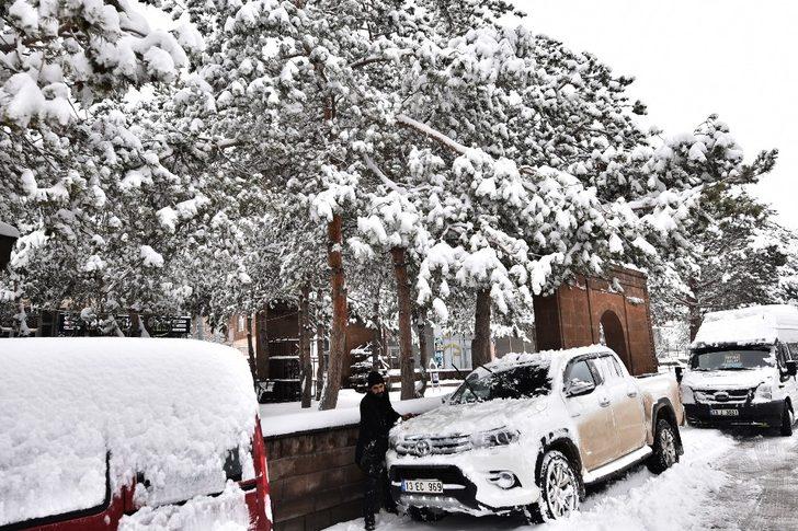 Ahlat’ta tüm köy yolları ulaşıma kapandı G2