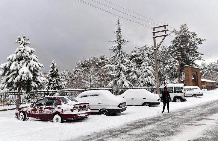 Ahlat’ta tüm köy yolları ulaşıma kapandı G4