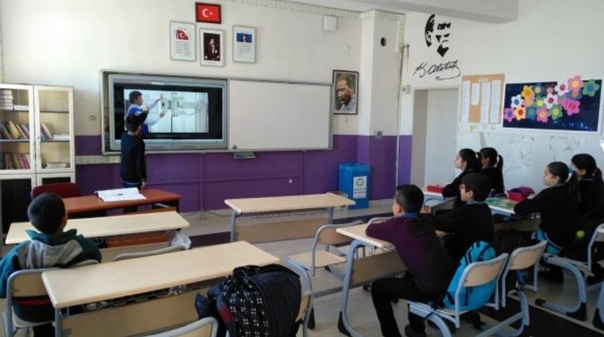 Zafertepeçalköy ilk ve Ortaokulu’na ’Beyaz bayrak’ sertifakısı