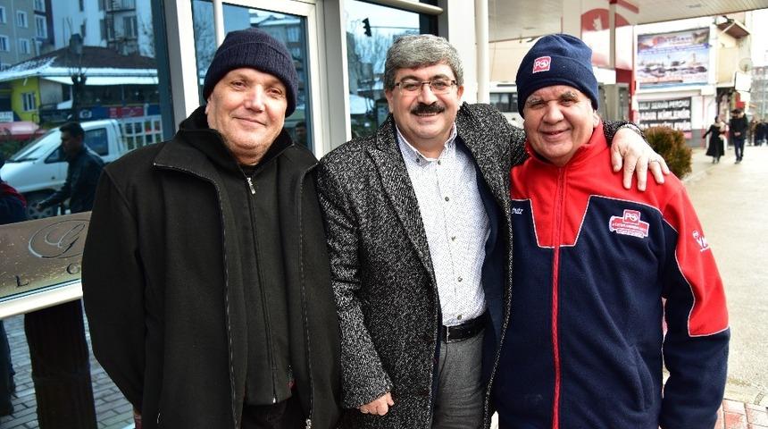 Başkan Can esnaf ve vatandaşların talep ve g&ouml;r&uuml;şlerini dinledi