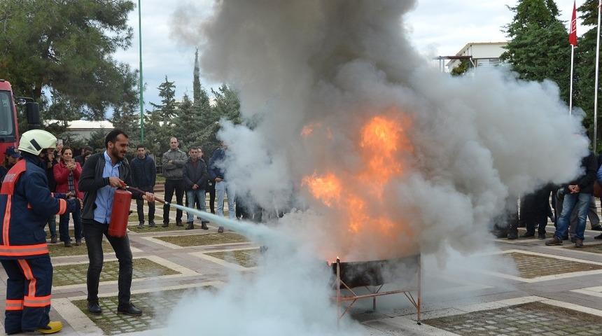ME&Uuml;&rsquo;de yangın eğitimi ve tatbikatı
