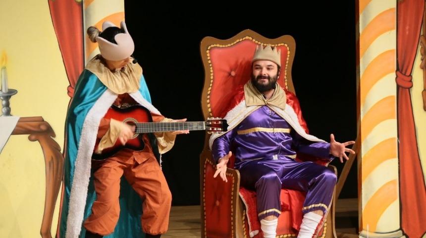 K&uuml;tahya&rsquo;da &lsquo;M&uuml;ziksiz &uuml;lke&rsquo; tiyatro oyunu