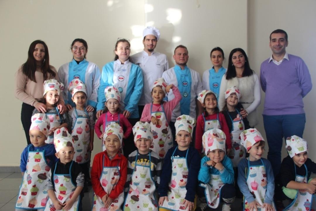 Burhaniye&rsquo;de minik eller gastronomi İle tanıştı