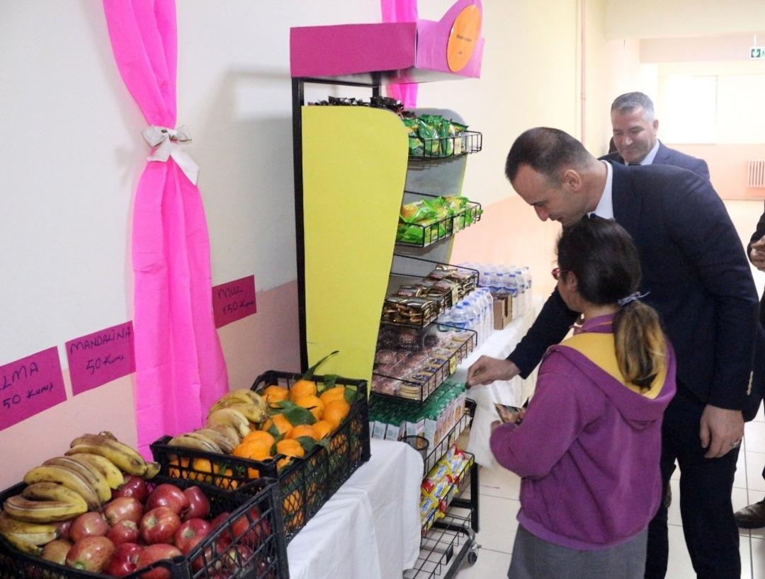 Ağrı&rsquo;da &lsquo;D&uuml;r&uuml;stl&uuml;k Manavı&rsquo; a&ccedil;ılışı