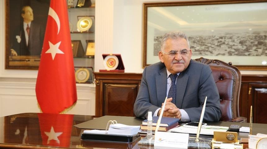 Başkan Dr.Memduh B&uuml;y&uuml;kkılı&ccedil;&rsquo;a Bir &Ouml;d&uuml;l Daha