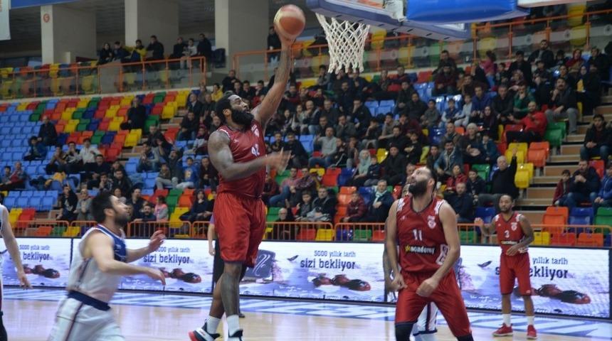 Karesispor ligde ilk mağlubiyetini aldı