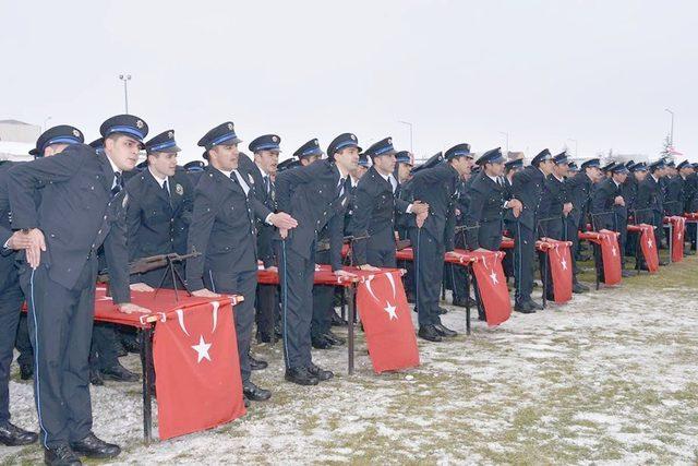 Polis adayları mezun oldu