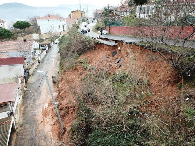 (Havadan fotoğraflarla) - Sarıyer'de yol çöktü, mahalle sakinleri tedirgin