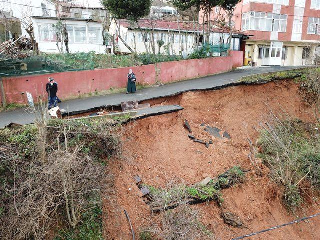 (Havadan fotoğraflarla) - Sarıyer'de yol çöktü, mahalle sakinleri tedirgin