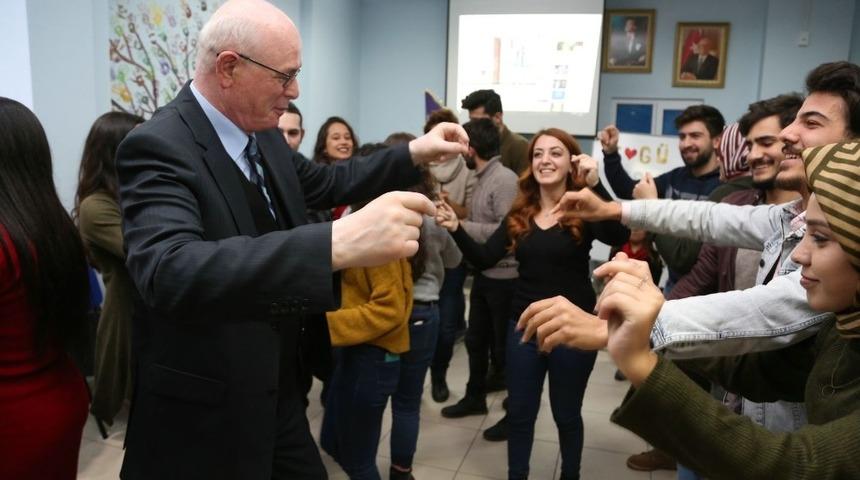 Başkan Kurt, yeni yılı gen&ccedil;lerle kutladı