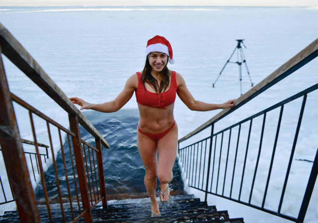 Eksi 26 derecede bikiniyle... 