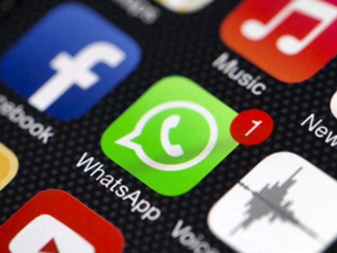 WhatsApp o telefonun fişini &ccedil;ekiyor 