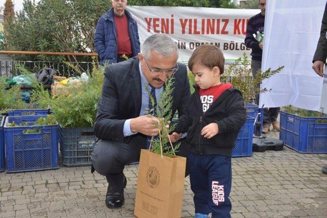 Mersin’de vatandaşlara 5 bin fidan dağıtıldı