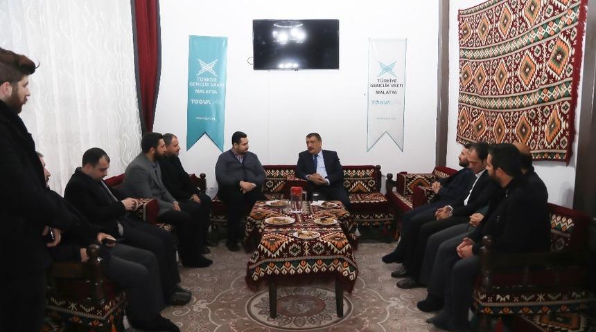 Başkan G&uuml;rkan, T&Uuml;GVA&rsquo;da gen&ccedil;lerle bir araya geldi