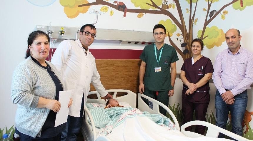 &Ccedil;ocuktaki  1,5 santimlik taş, &uuml;reterorenoskopi operasyonu ile &ccedil;ıkarıldı