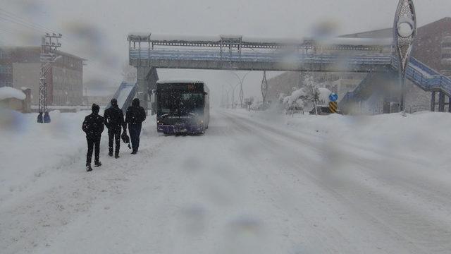 Hakkari ve Bitlis'te 383 köy ve mezranın yolu ulaşıma kapandı (2)