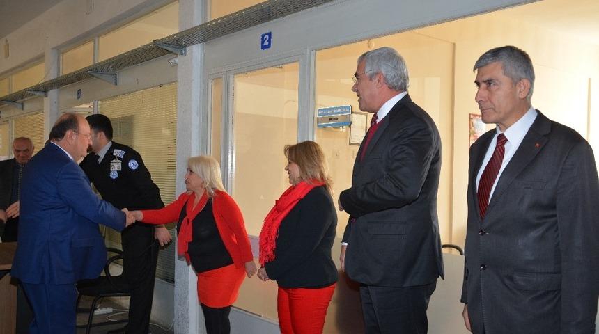 Başkan &Ouml;zakcan, personelin yeni yılını kutladı