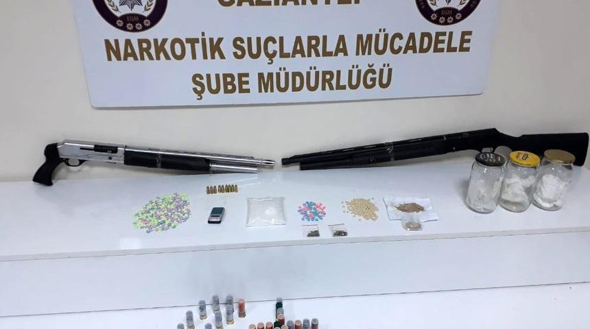 Gaziantep&rsquo;te 15 adrese eş zamanlı uyuşturucu operasyonu: 15 g&ouml;zaltı