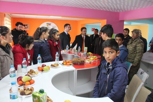 Kaymakam Dundar&rsquo;dan k&uuml;t&uuml;phane a&ccedil;ılışı 1