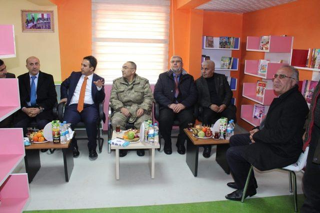 Kaymakam Dundar&rsquo;dan k&uuml;t&uuml;phane a&ccedil;ılışı 2