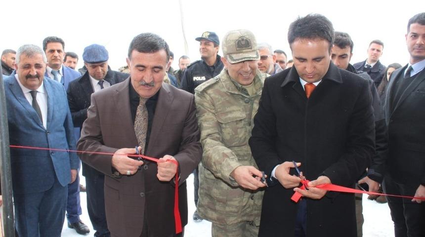 Kaymakam Dundar&rsquo;dan k&uuml;t&uuml;phane a&ccedil;ılışı