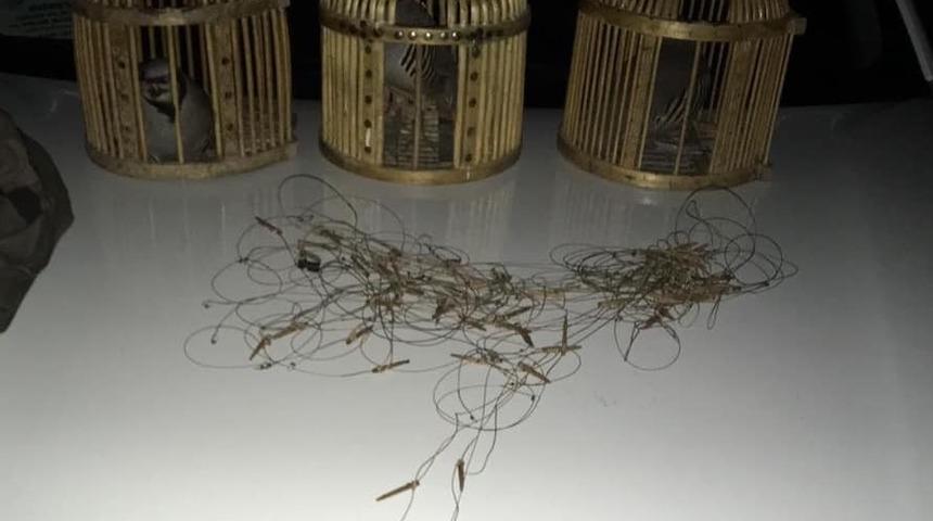 Milli Park&rsquo;ta ka&ccedil;ak avlanmak i&ccedil;in kafesli tuzak kuran iki kişi yakalandı