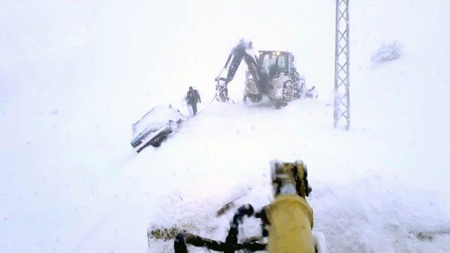 Malatya’da kar 280 mahalle yolunu kapadı