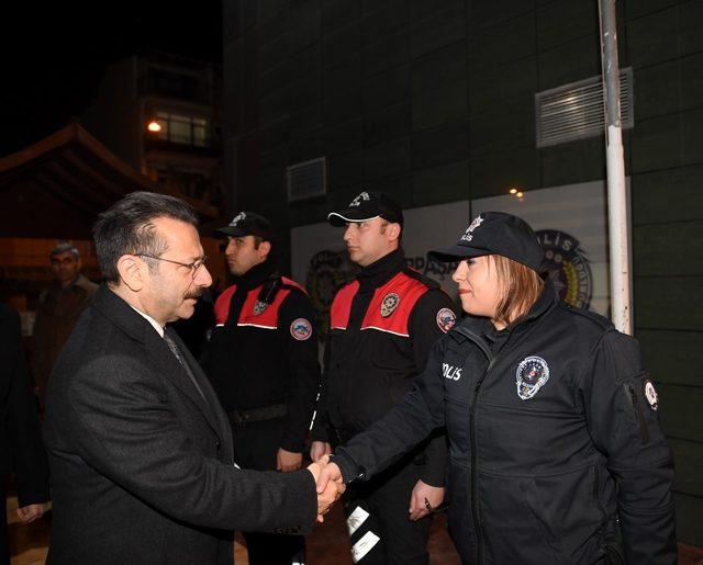 Kocaeli Valisi, yılbaşında görev başındaki kamu çalışanlarını unutmadı