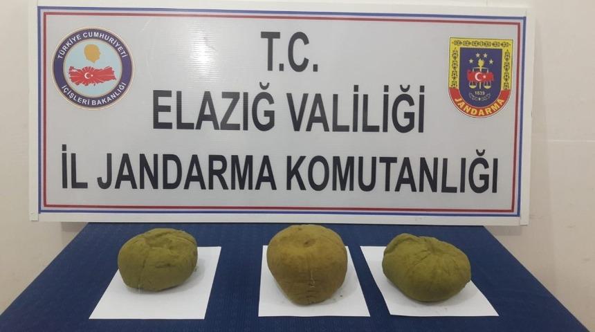 Toprağa g&ouml;m&uuml;l&uuml; 3,5 kilo esrar ele ge&ccedil;irildi
