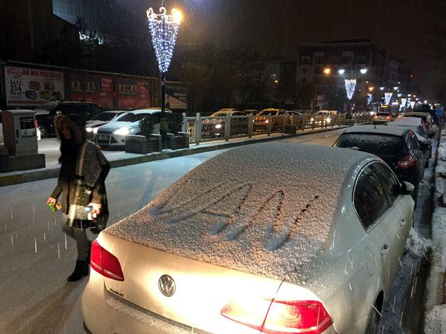 Van'da yeni yılda dolu süprizi