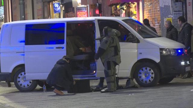 İstiklal Caddesi'nde şüpheli çanta fünye ile patlatıldı