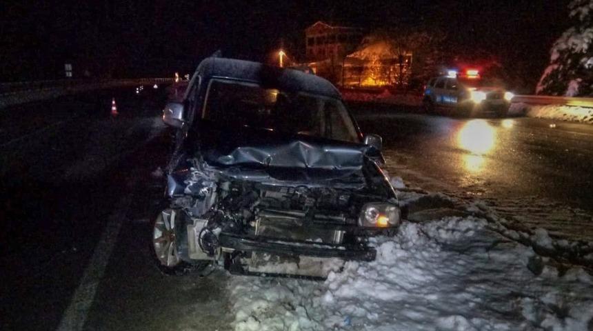 G&uuml;m&uuml;şhane&rsquo;de trafik kazası: 5 yaralı