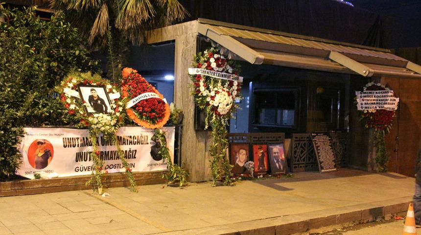 Reina katliamında ölenler çiçekler ile anıldı