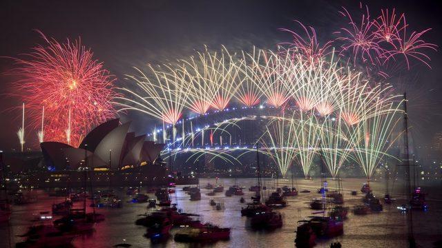 Sydney'deki havai fişek gösterisi 12 dakika sürdü