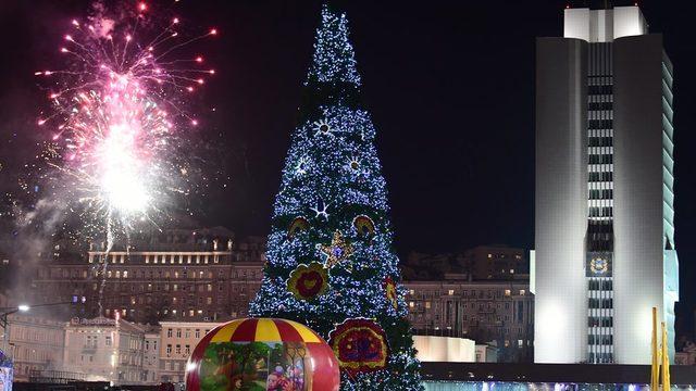 Rusya'nın en doğusundaki Vladivostok'ta yeni yılın gelişi böyle kutlandı.