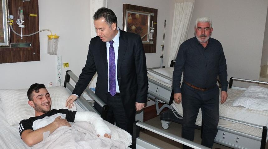 Kaymakam Kapankaya hastaların yeni yılını kutladı