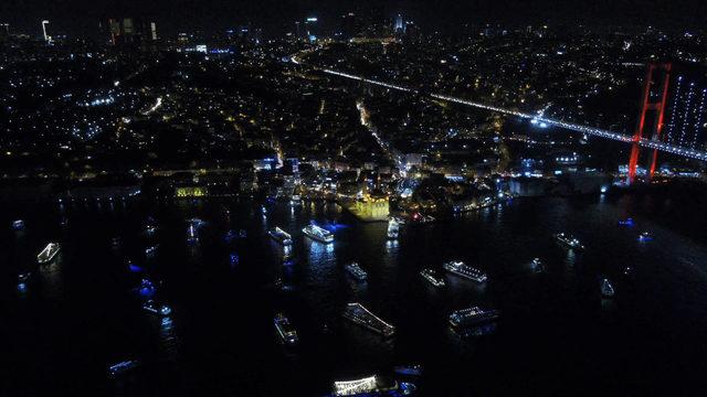 İstanbul Boğazı'nda 2019 coşkusu havadan fotoğraflandı