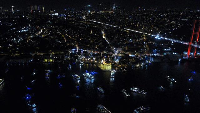 İstanbul Boğazı'nda 2019 coşkusu havadan fotoğraflandı
